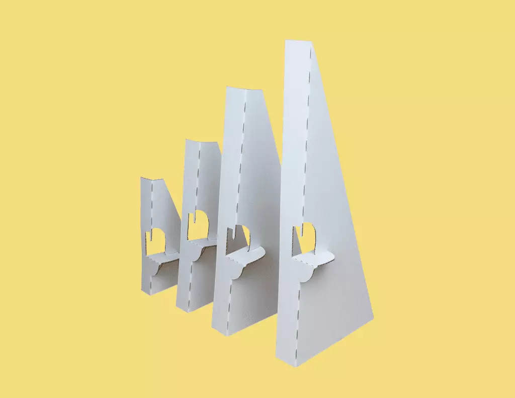 Locking struts shopping tile